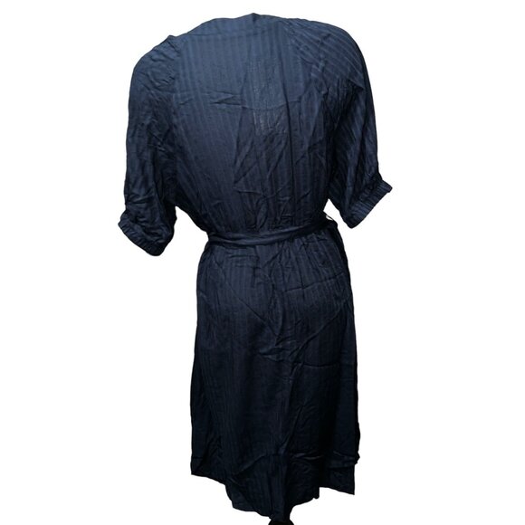 Elegant Navy Blue Button-Down Dress - Picture 10 of 11